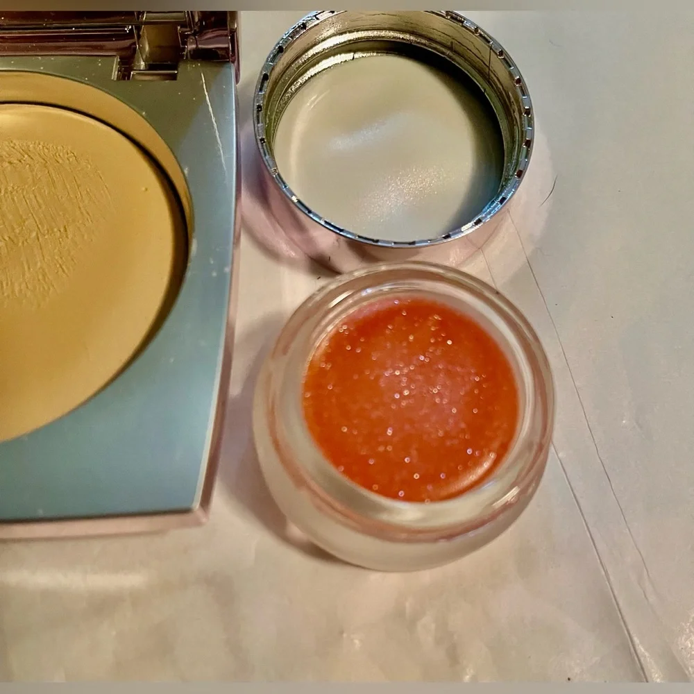 Luxury Fair Cream Compact and Lip Balm Lisa Lou Set Dalton